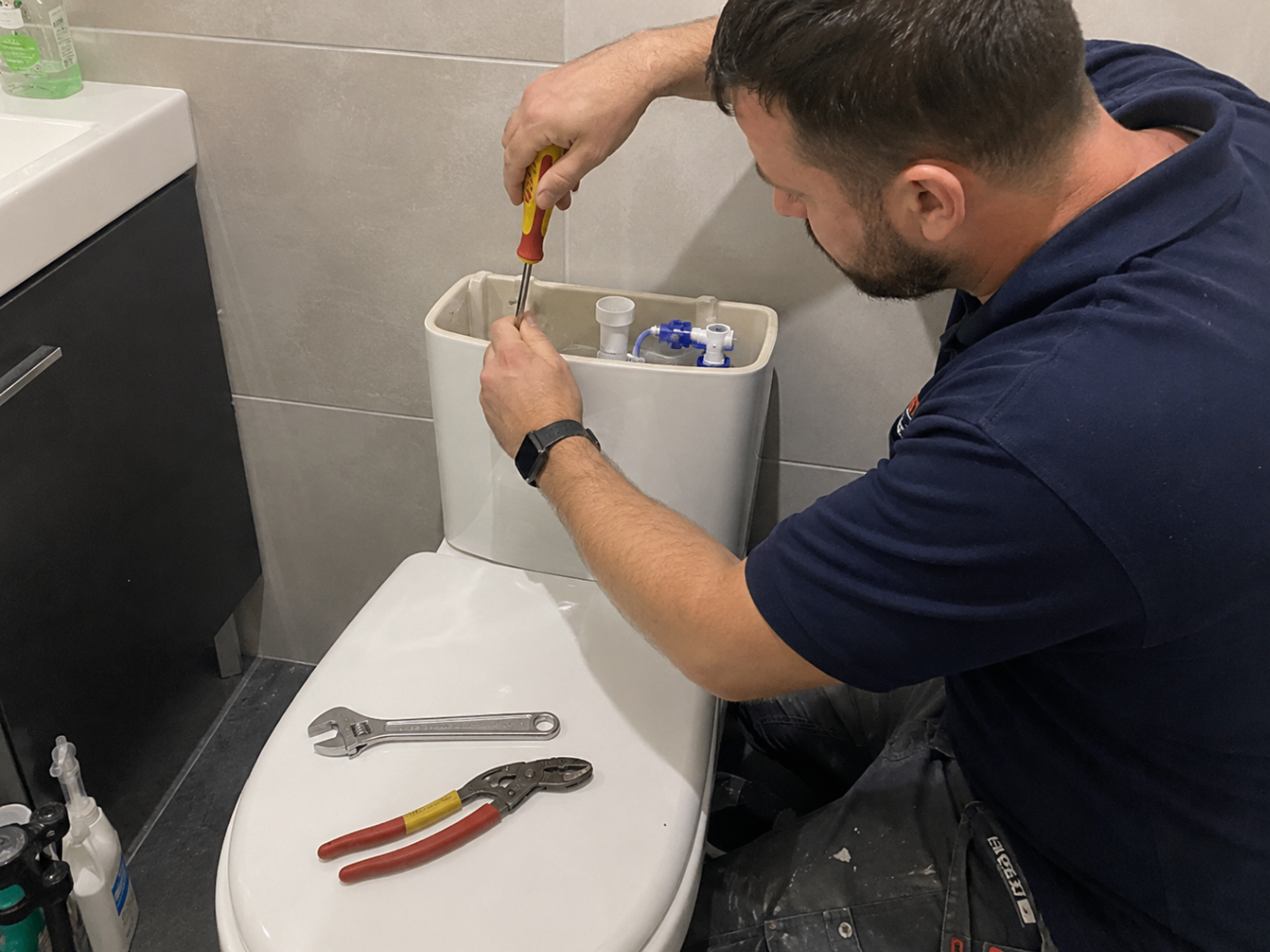 Toilet cistern & fill valve repair